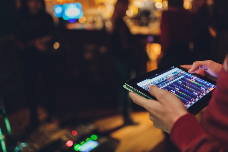 indokasino.net Android app home screen showing casino tables and football markets